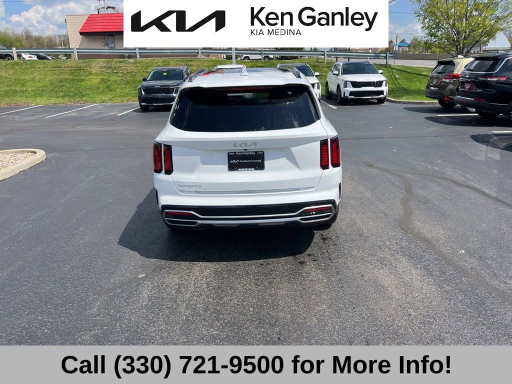 Certified 2023 Kia Sorento S w/ Panoramic Sunroof Package FWD image 13