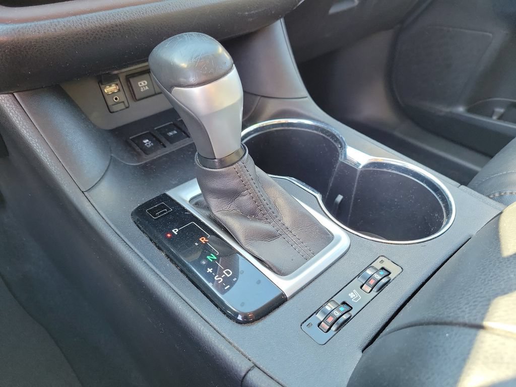 Used 2017 Toyota Highlander Limited AWD/4WD image 18