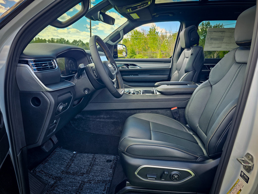 New 2026 Jeep Grand Wagoneer 4WD image 14