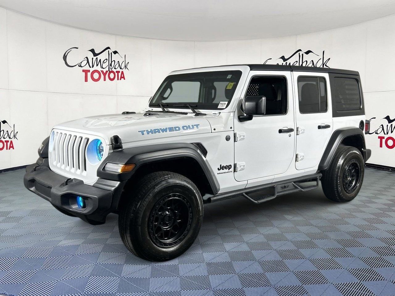 Used 2023 Jeep Wrangler Sport S image 2
