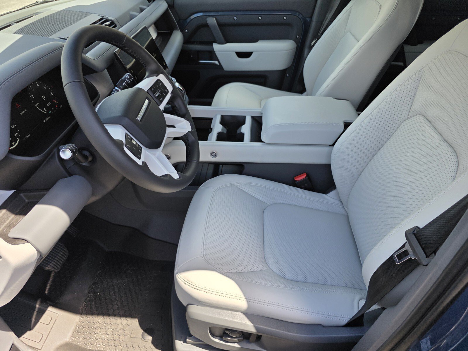 New 2026 Land Rover Defender 110 S AWD/4WD image 10