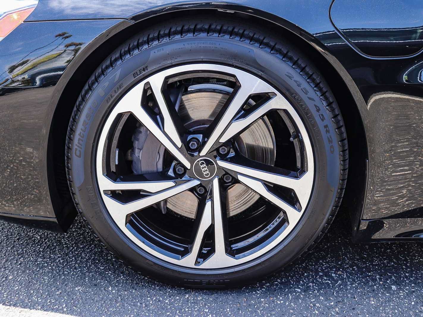 Used 2023 Audi e-tron GT Premium Plus w/ Performance Package AWD/4WD image 9