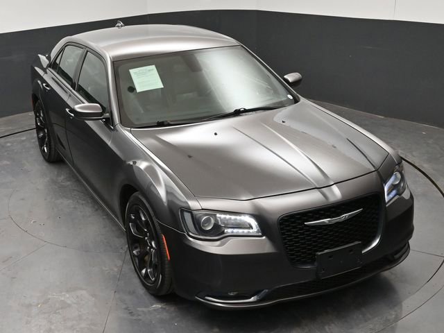 Used 2019 Chrysler 300 S image 18