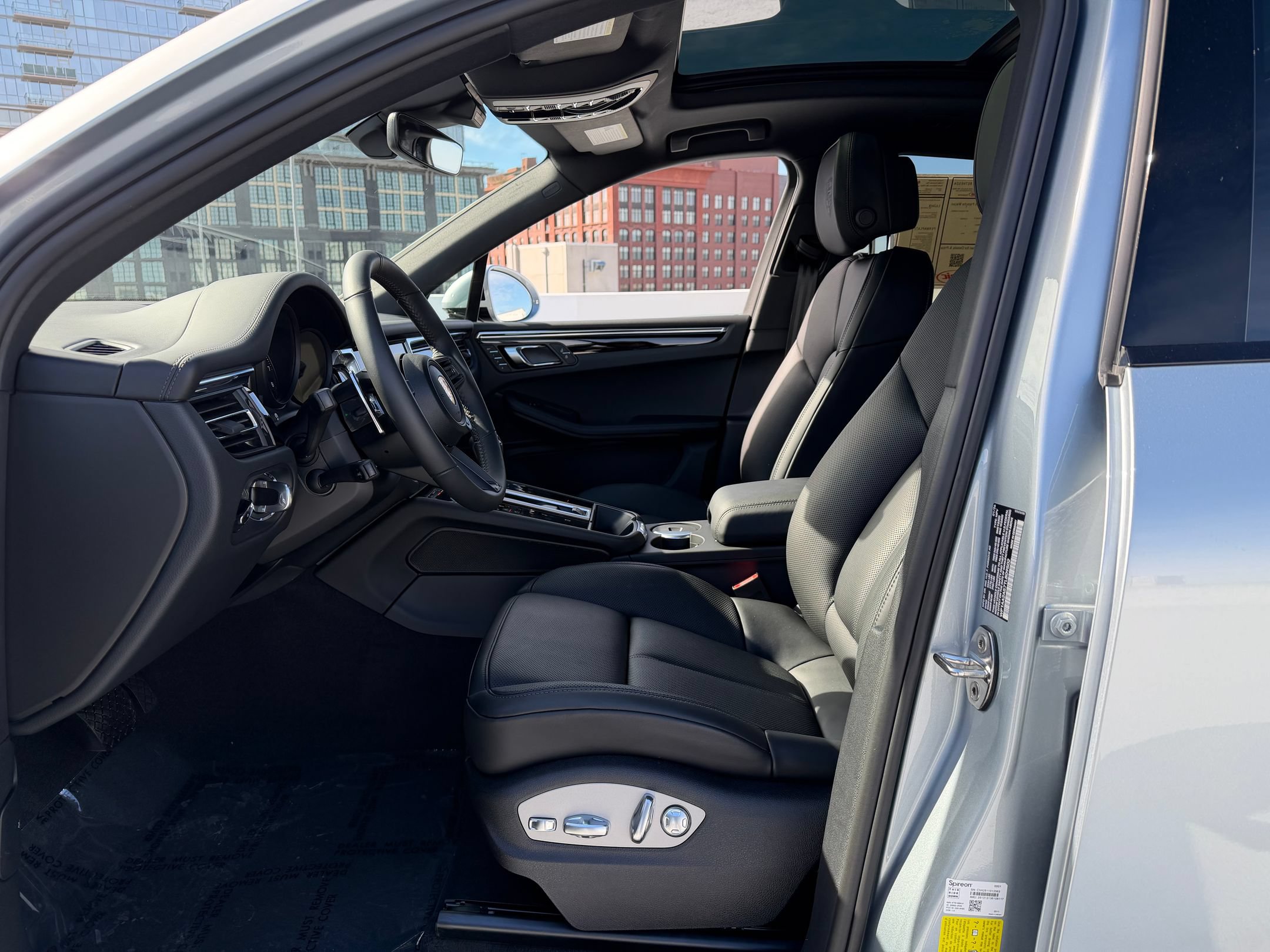 Used 2026 Porsche Macan Turbo AWD/4WD image 23