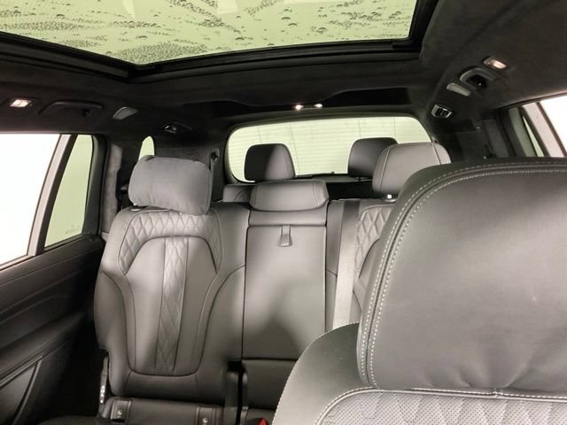 Certified 2025 BMW X7 M60i AWD/4WD image 38