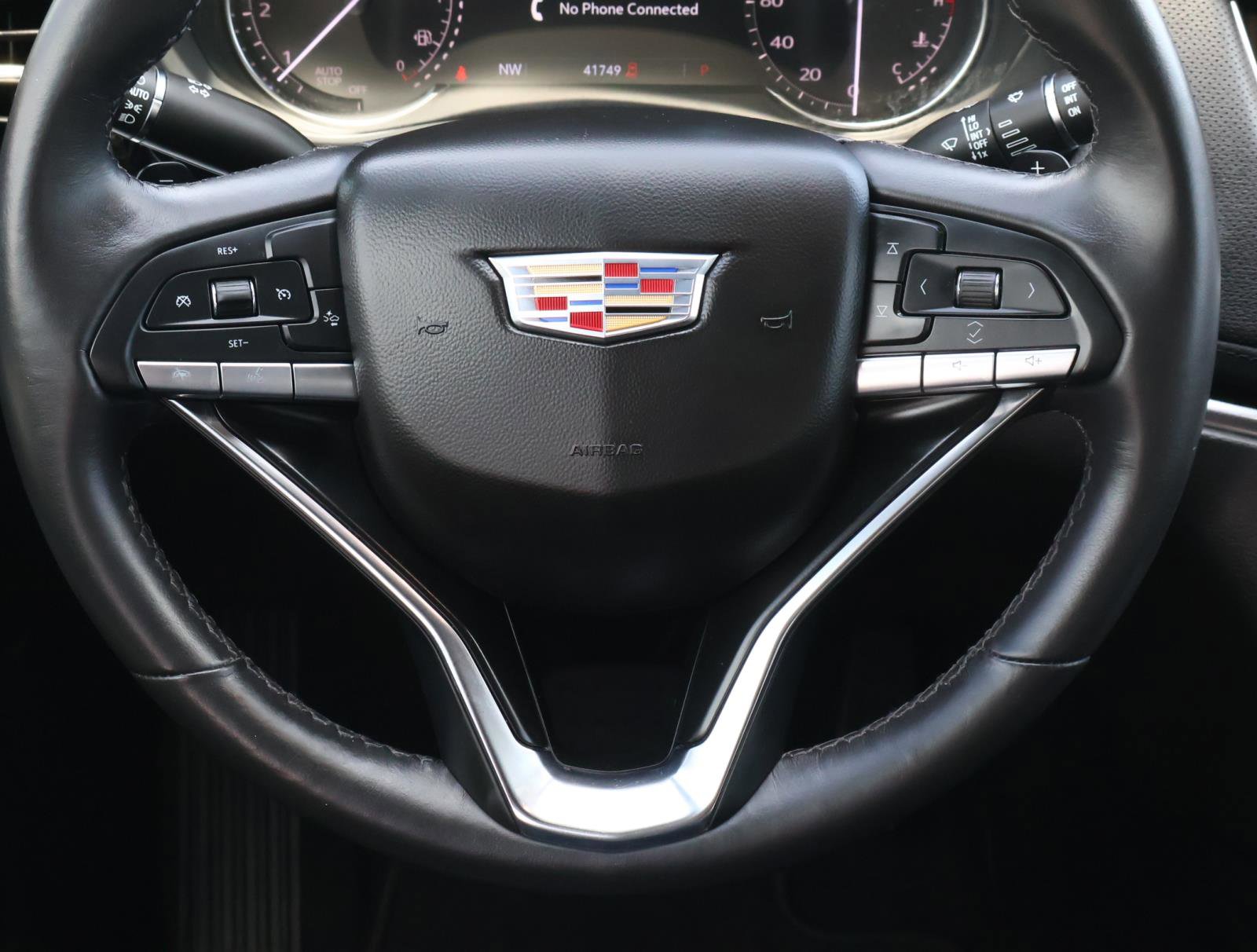 Certified 2023 Cadillac XT6 Luxury FWD image 14