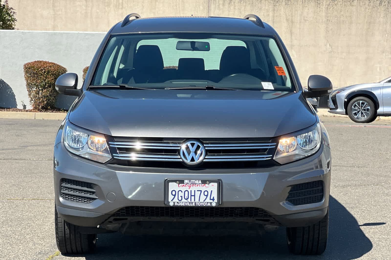 Used 2017 Volkswagen Tiguan Limited w/ Premium Package FWD image 10