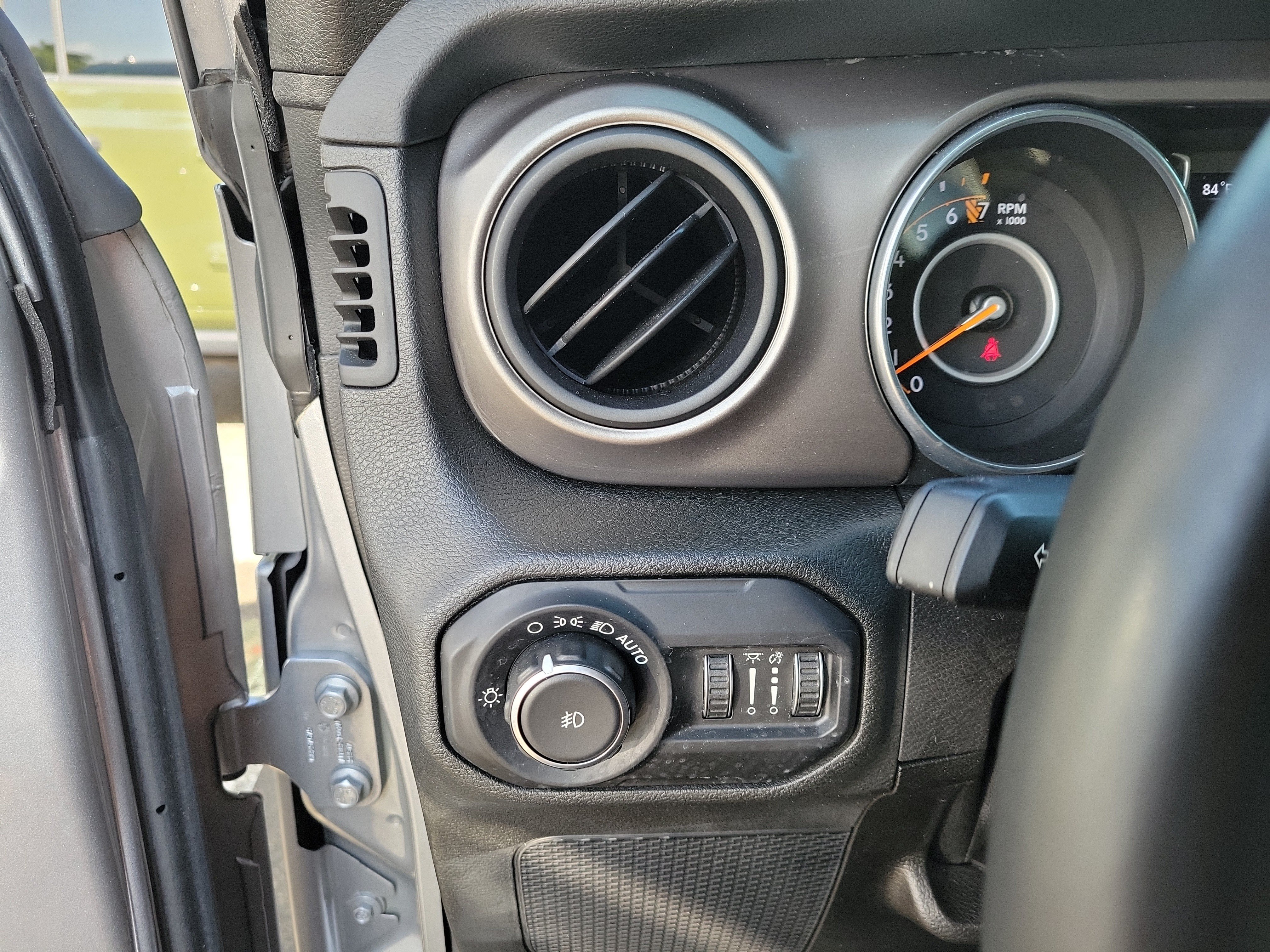 Used 2018 Jeep Wrangler Unlimited Sport S AWD/4WD image 16