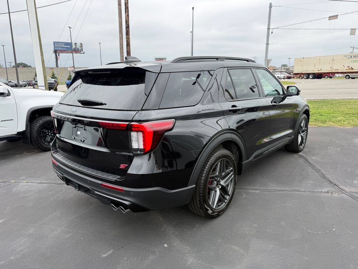 Used 2025 Ford Explorer ST w/ Sun And Sound Package AWD/4WD image 6