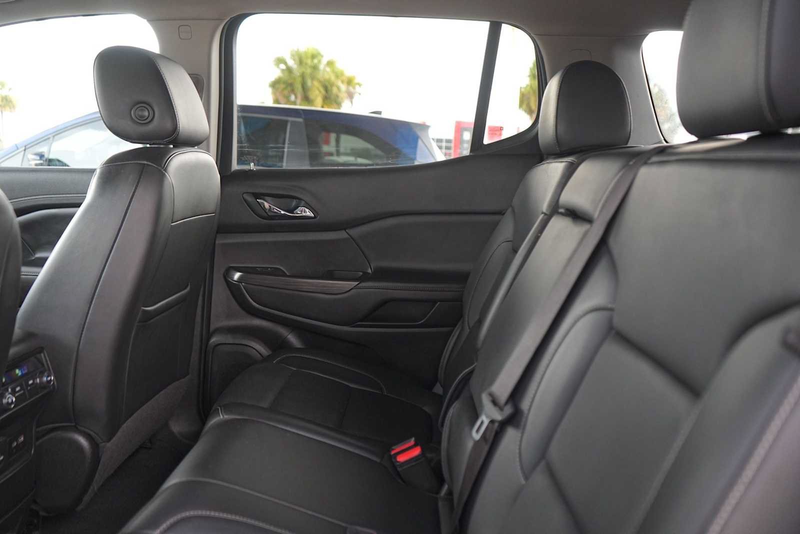 Used 2023 GMC Acadia SLT FWD image 14