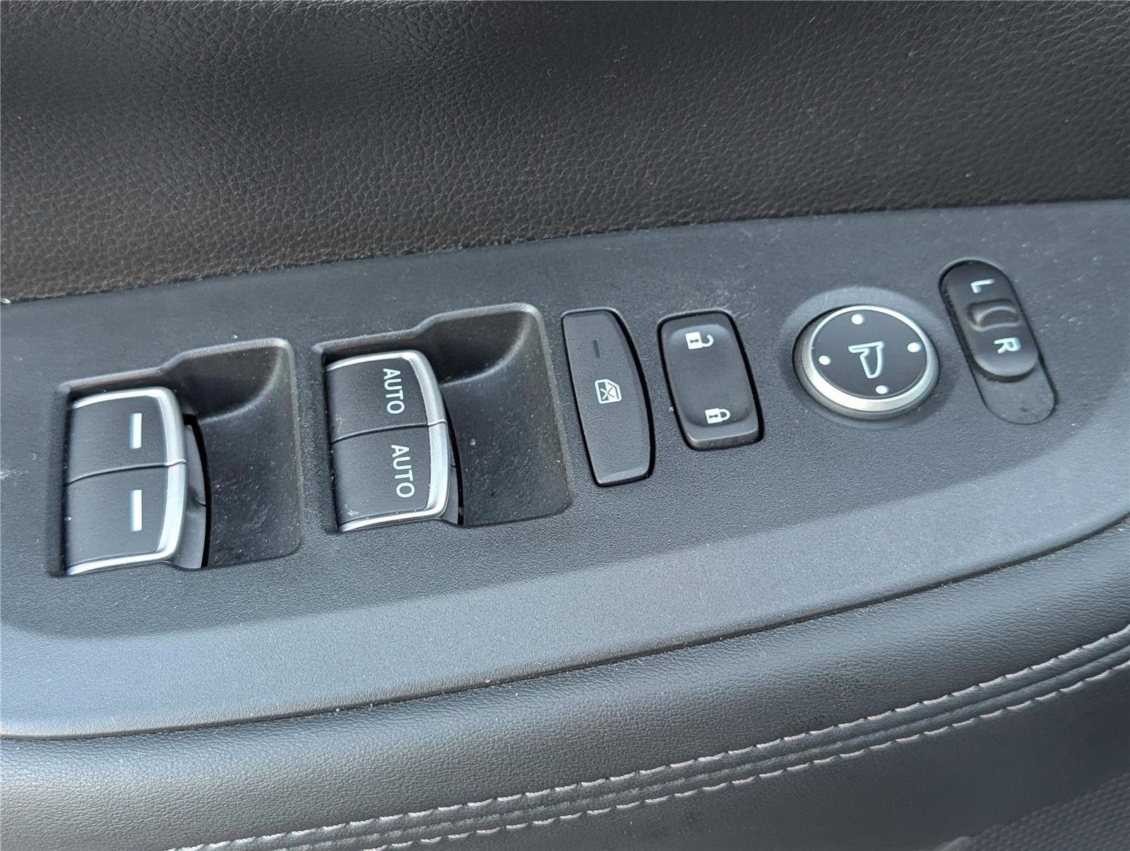 Used 2023 Honda HR-V EX-L image 18