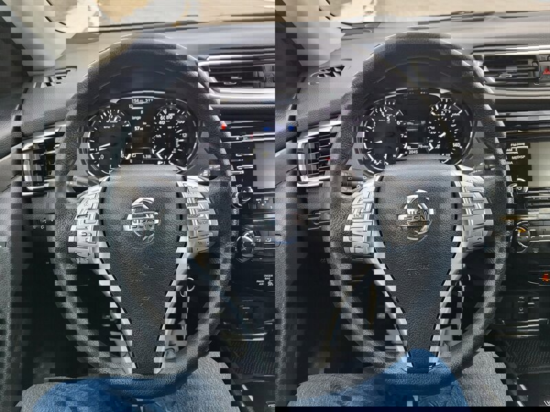 Used 2016 Nissan Rogue S image 16