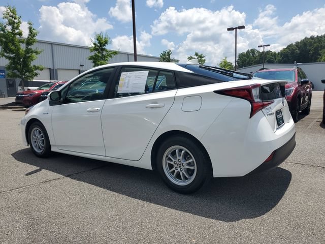 Used 2022 Toyota Prius LE FWD image 4