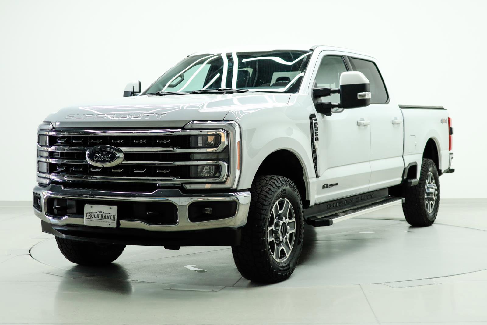 Used 2023 Ford F350 Lariat image 3