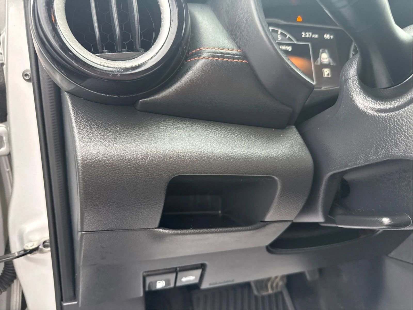 Used 2020 Nissan Kicks SR image 22