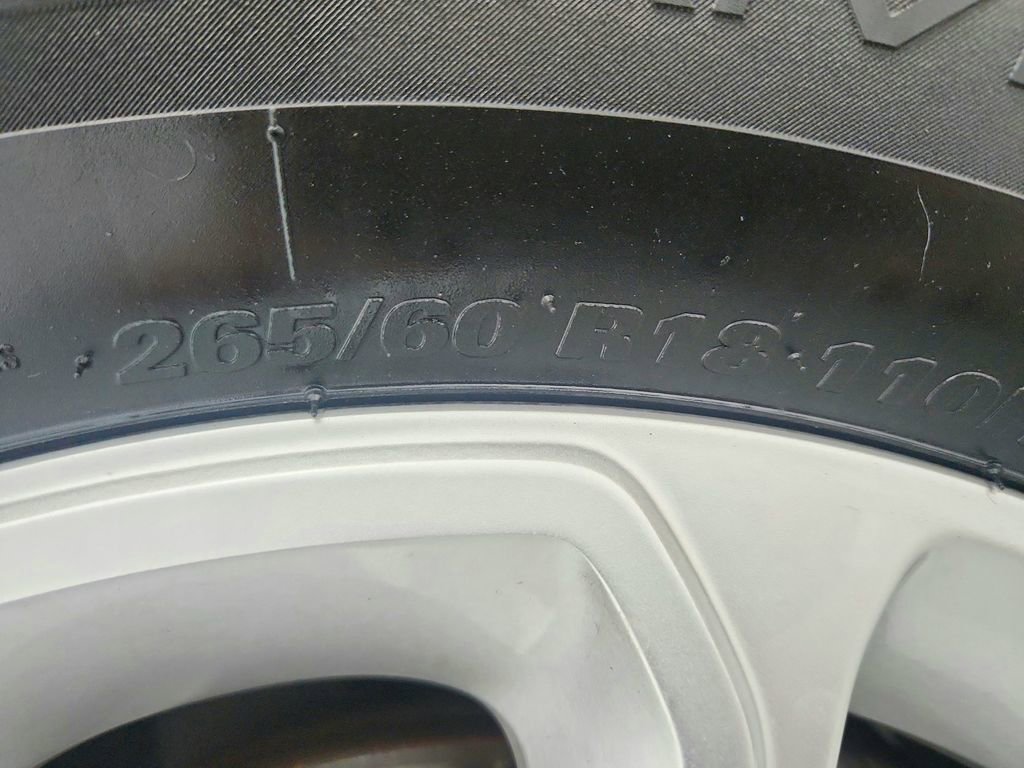 Used 2021 Jeep Grand Cherokee Laredo image 35