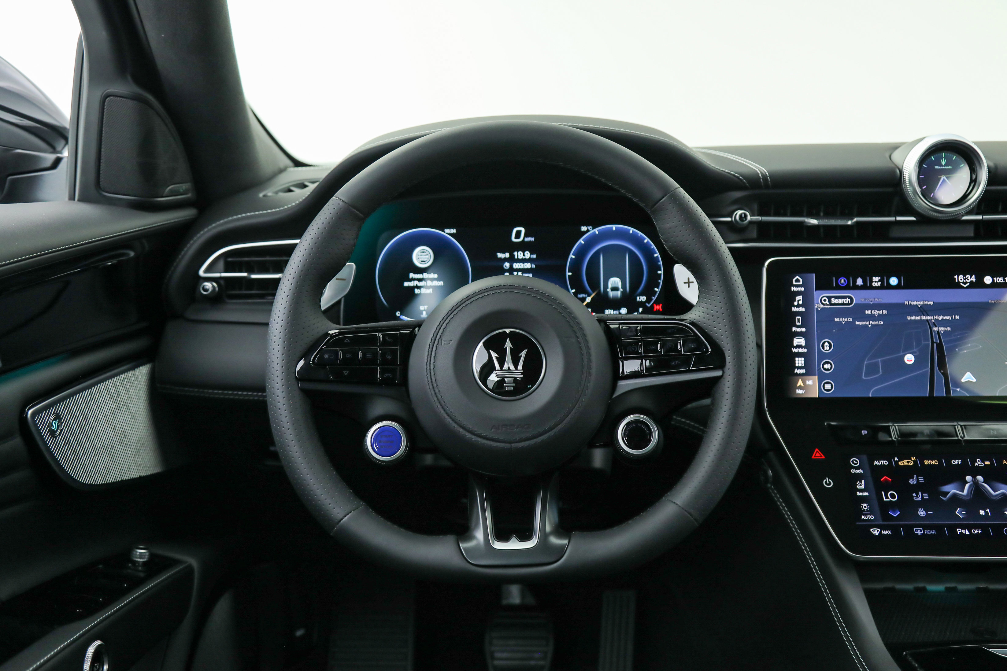 New 2025 Maserati Grecale Modena image 12