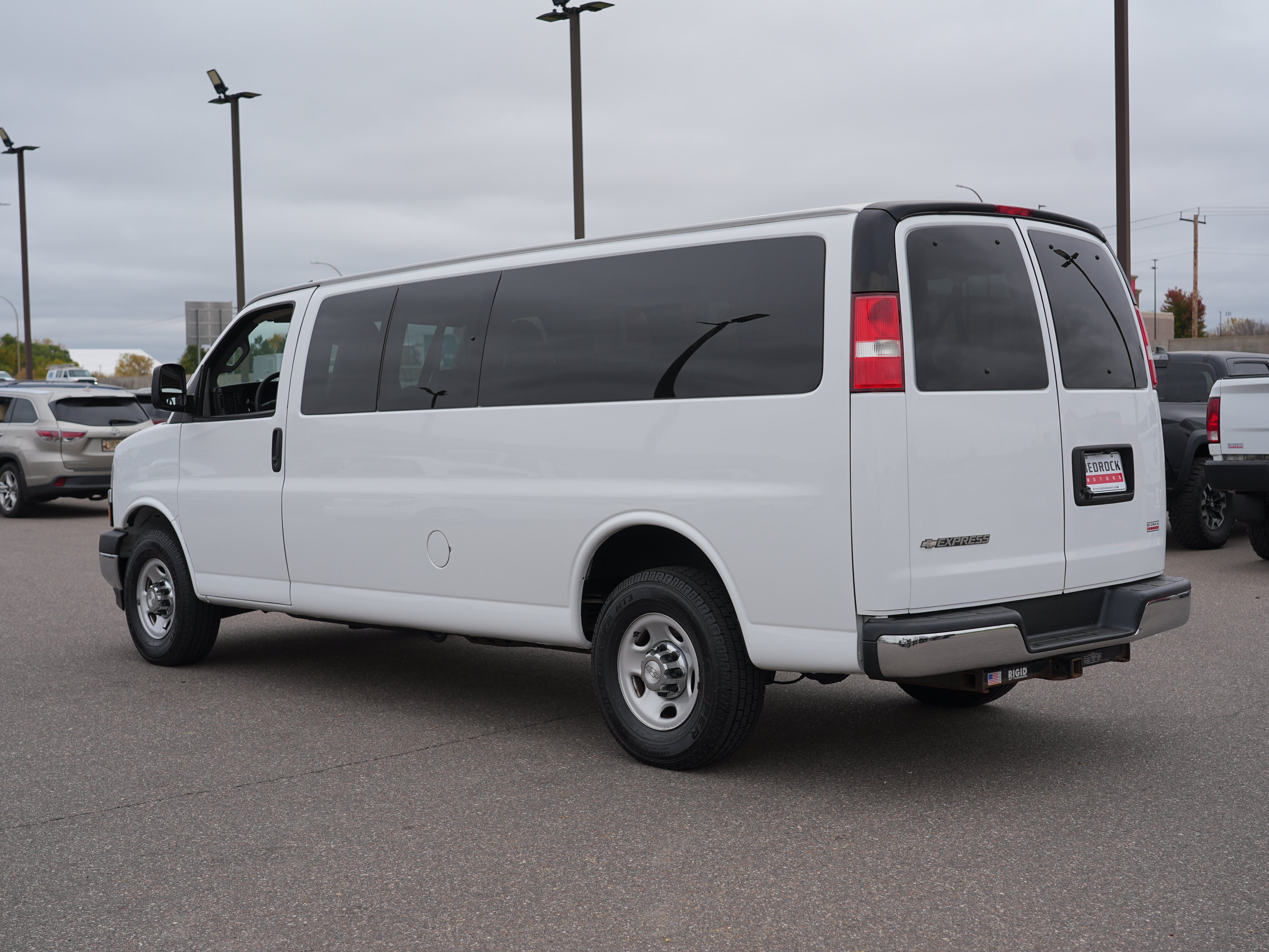 Used 2019 Chevrolet Express 3500 LT w/ LT Preferred Equipment Group RWD image 5