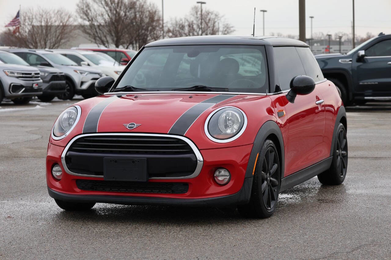 Used 2019 MINI Cooper 2-Door Hardtop image 6