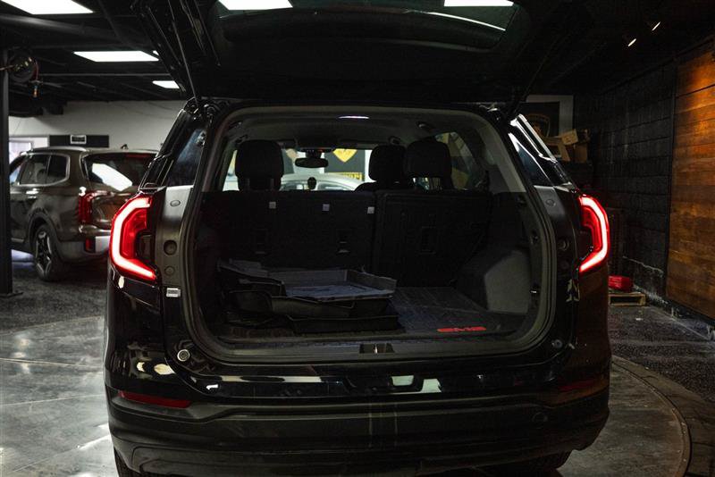 Used 2021 GMC Terrain SLE w/ LPO, Floor Liner Package FWD image 7