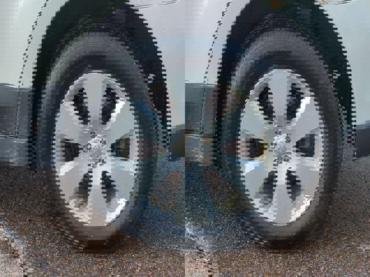 Used 2011 Subaru Outback 2.5i Premium image 13