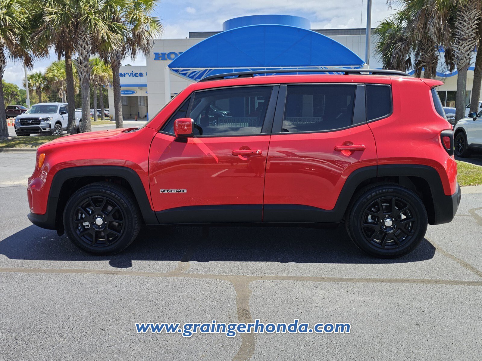 Used 2021 Jeep Renegade Latitude FWD image 2