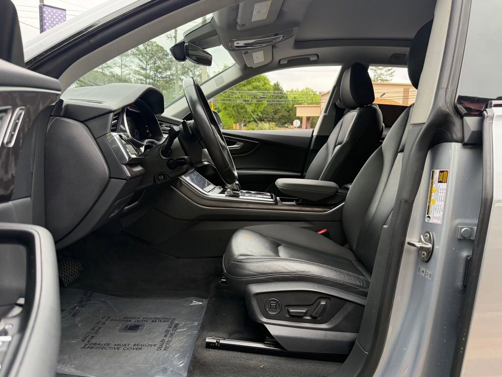 Used 2019 Audi Q8 Premium Plus w/ Premium Plus AWD/4WD image 25