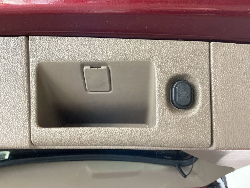 Used 2018 Chevrolet Tahoe LT image 28