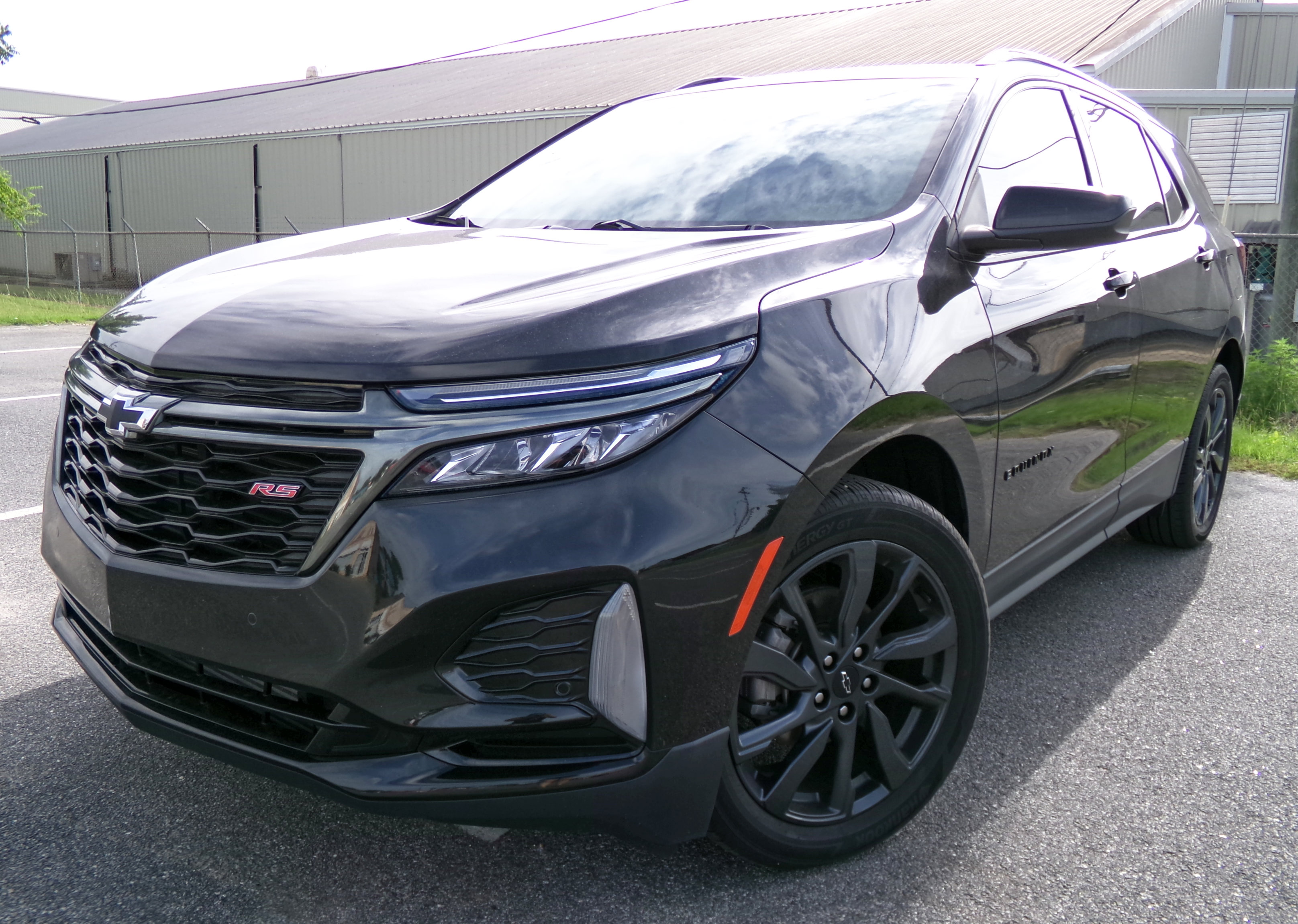 Used 2023 Chevrolet Equinox RS FWD image 1