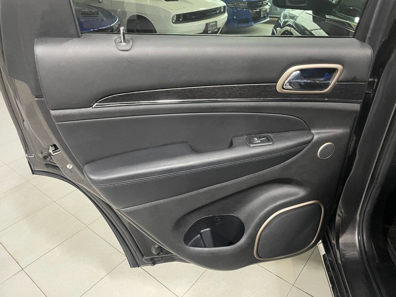 Used 2016 Jeep Grand Cherokee Summit AWD/4WD image 19
