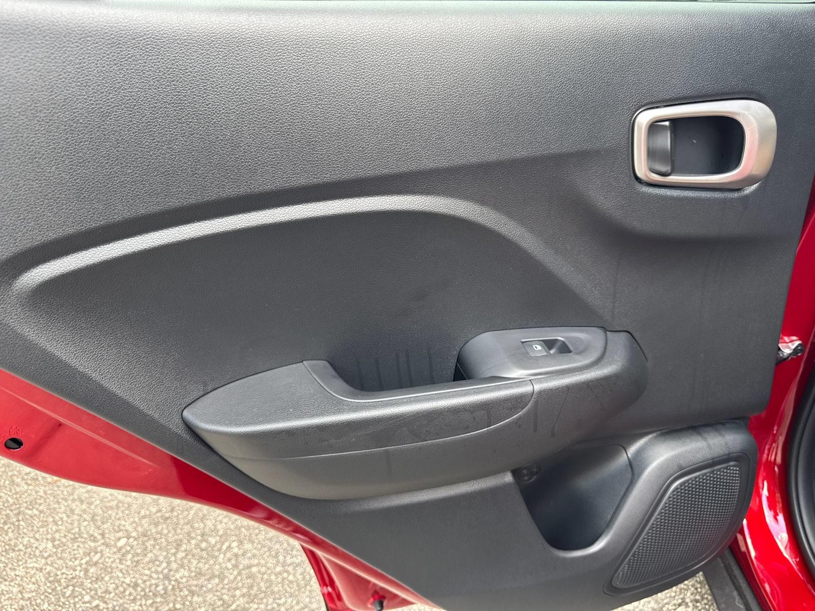 Used 2025 Hyundai Venue SEL FWD image 21