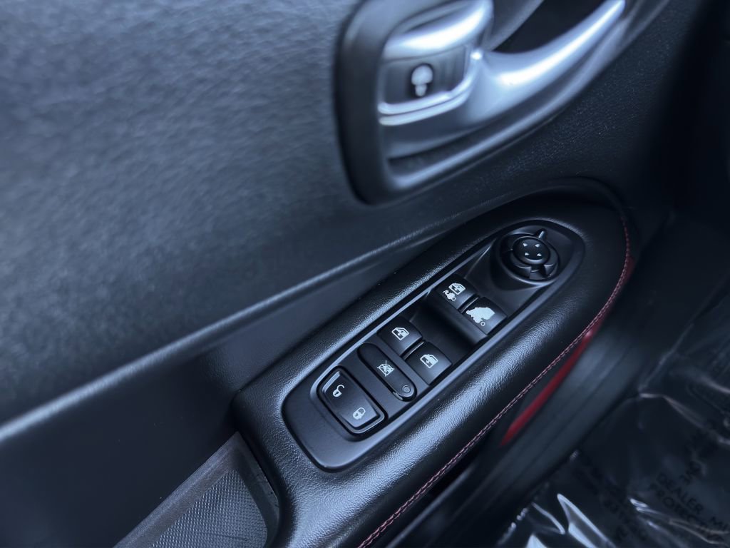 Used 2019 Jeep Compass Trailhawk w/ Cold Weather Group image 11