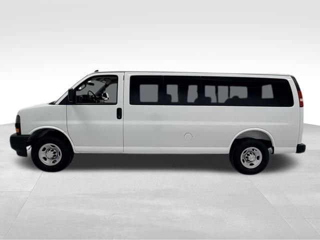 Certified 2025 Chevrolet Express 3500 LS RWD image 3