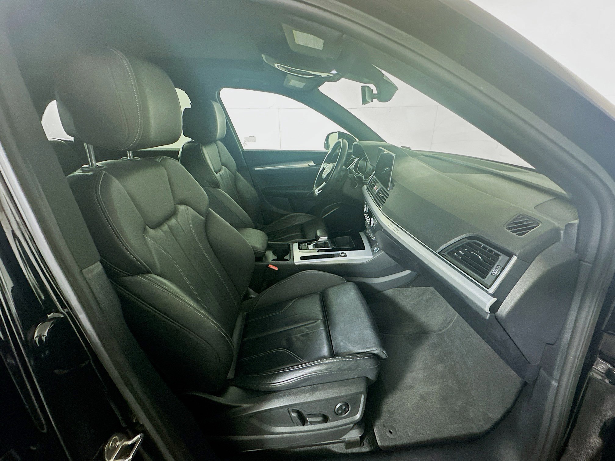 Used 2025 Audi Q5 2.0T Premium AWD/4WD image 33