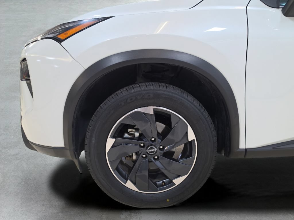 Used 2025 Nissan Rogue SV AWD/4WD image 25