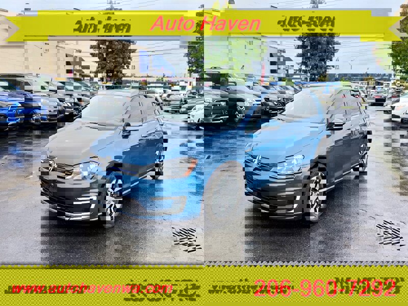 Used 2016 Volkswagen e-Golf SE image 1