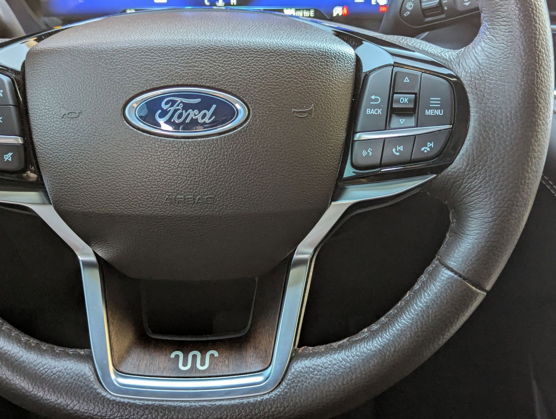 Used 2023 Ford Explorer King Ranch w/ Technology Package image 23