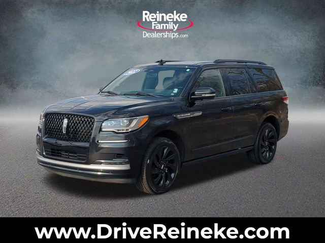 Used 2022 Lincoln Navigator 4WD image 1