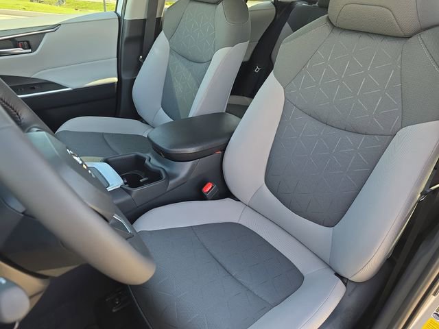 New 2025 Toyota RAV4 XLE image 14