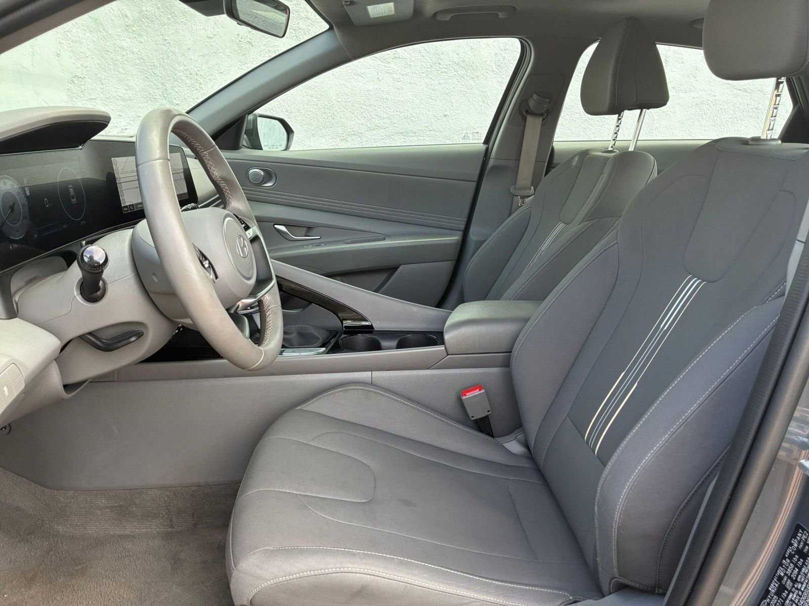 Used 2025 Hyundai Elantra SEL image 27