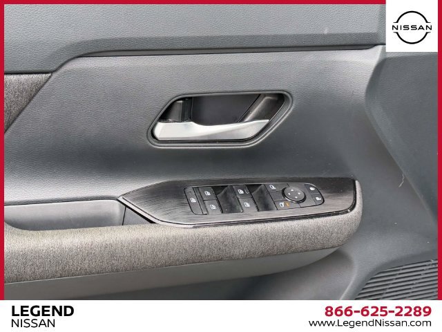 Certified 2025 Nissan Kicks SV AWD/4WD image 15