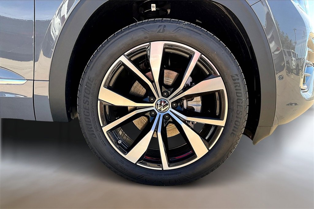 New 2026 Volkswagen Atlas SEL Premium R-Line image 13