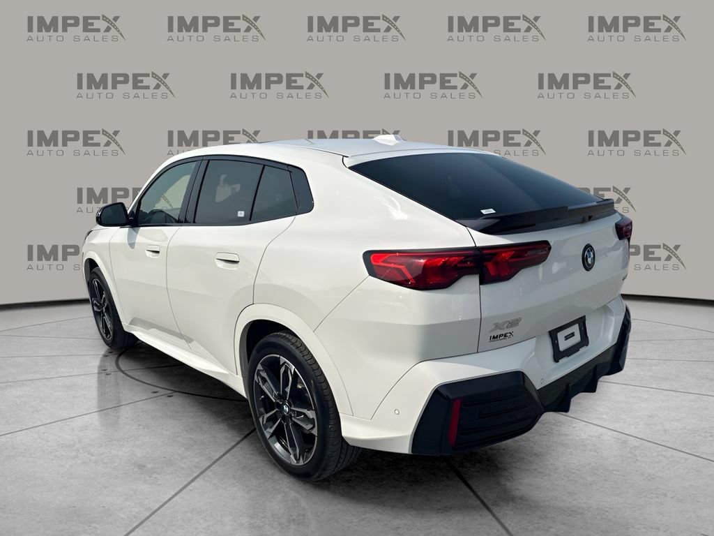 Used 2025 BMW X2 xDrive28i w/ M Sport Package AWD/4WD image 2