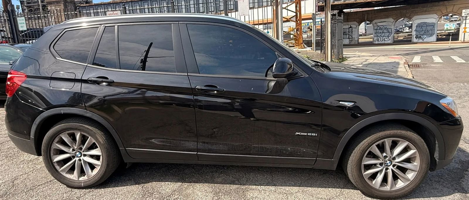 Used 2017 BMW X3 xDrive28i w/ Premium Package AWD/4WD image 4