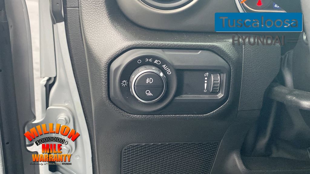 Used 2023 Jeep Gladiator Sport image 15