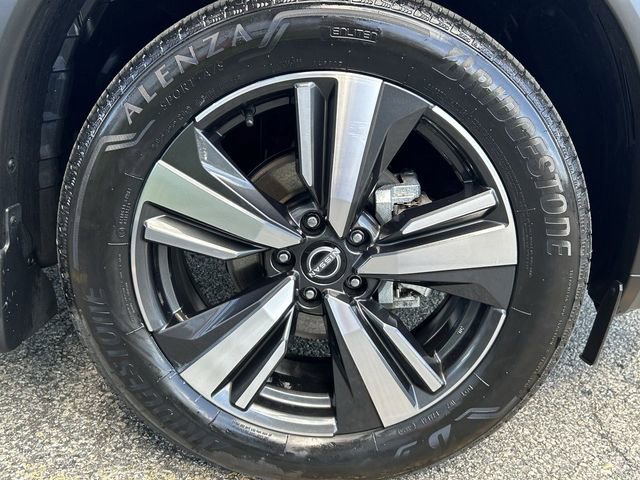 Certified 2023 Nissan Rogue Platinum w/ Platinum Premium Package AWD/4WD image 13