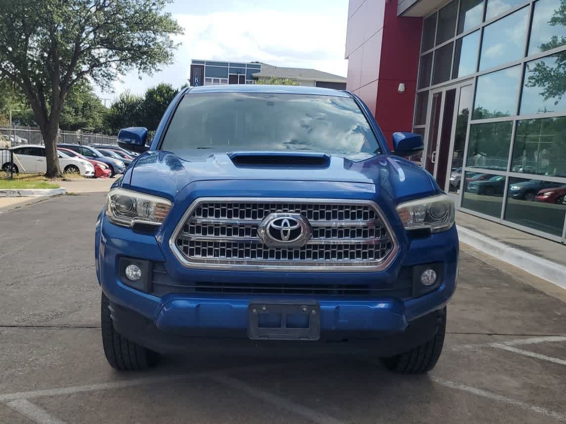 Used 2017 Toyota Tacoma TRD Sport w/ Tow Package RWD image 8