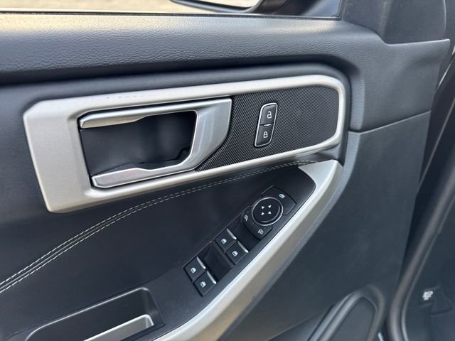 Used 2022 Ford Explorer XLT image 21