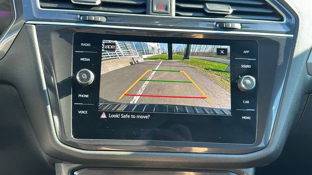 Used 2024 Volkswagen Tiguan SE R-Line image 11