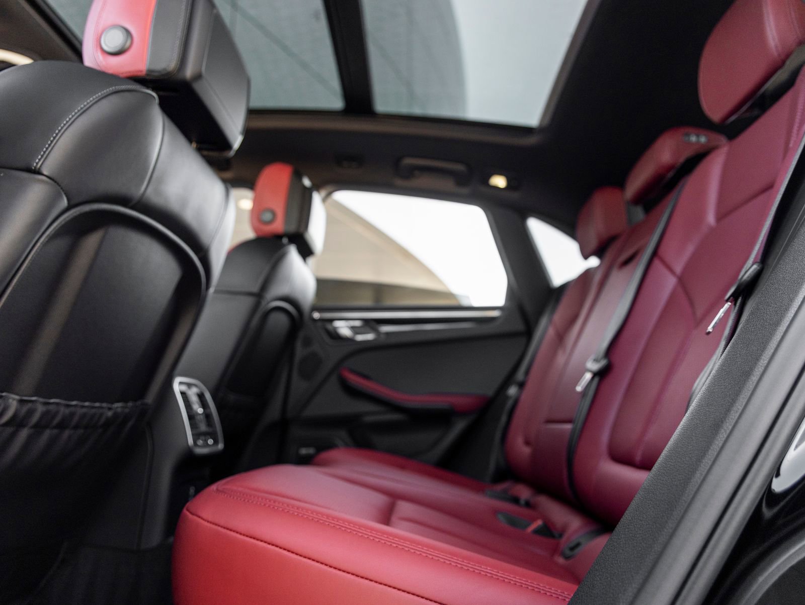 New 2026 Porsche Macan S AWD/4WD image 37